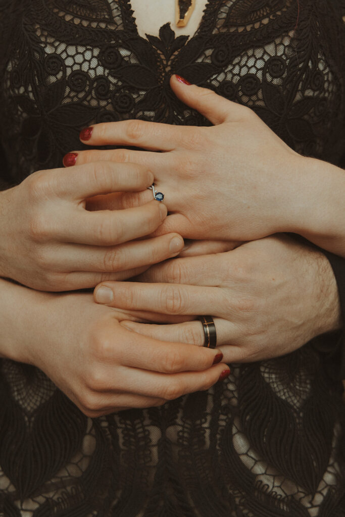 closeup shot of the wedding rings 