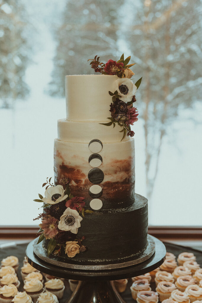 beautiful wedding cake 