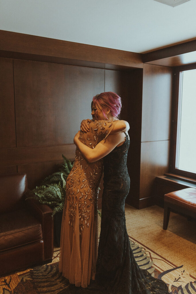 bride hugging her mom