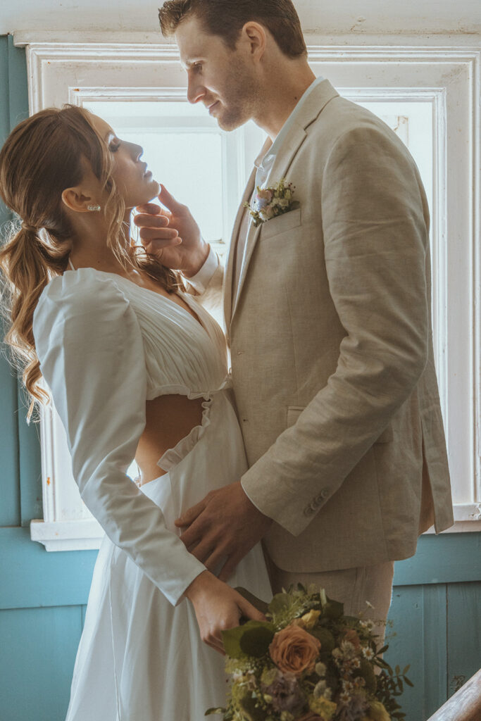 beautiful couple that elope in iceland 