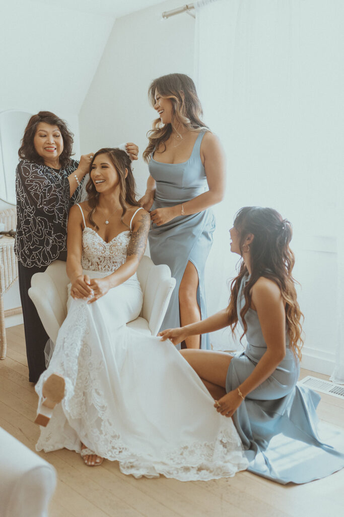 cute picture of the bride before the ceremony 