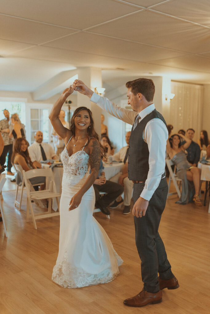 newly married couple first dance 