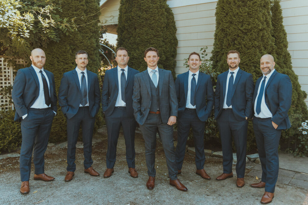 picture of the groom and his groomsmen 