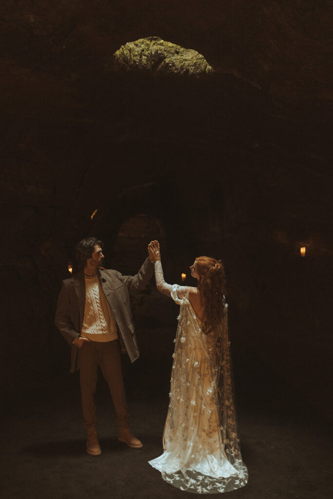 couple dancing during their photoshoot